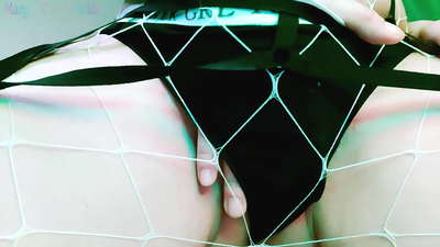 Redhead Ngajelaskeun kumaha carana jerk kaluar kontol nya jeung nembongkeun kaluar pussy nya - Kecap kotor