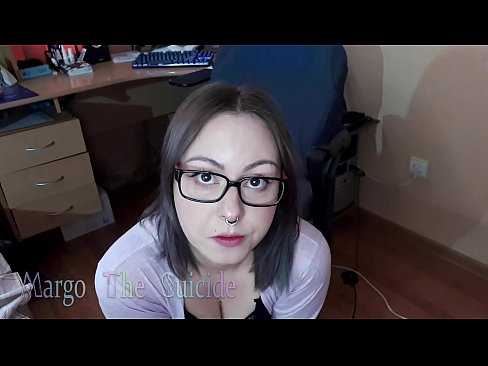 ❤️ Gadis Seksi sareng Kacamata Nyedot Dildo Jero dina Kaméra ❤️ porno keras di urang