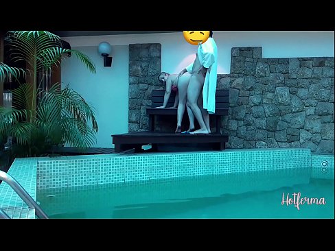 ❤️ Boss ngajak babu ka kolam renang, tapi teu bisa nolak a panas ❤️ porno keras di urang